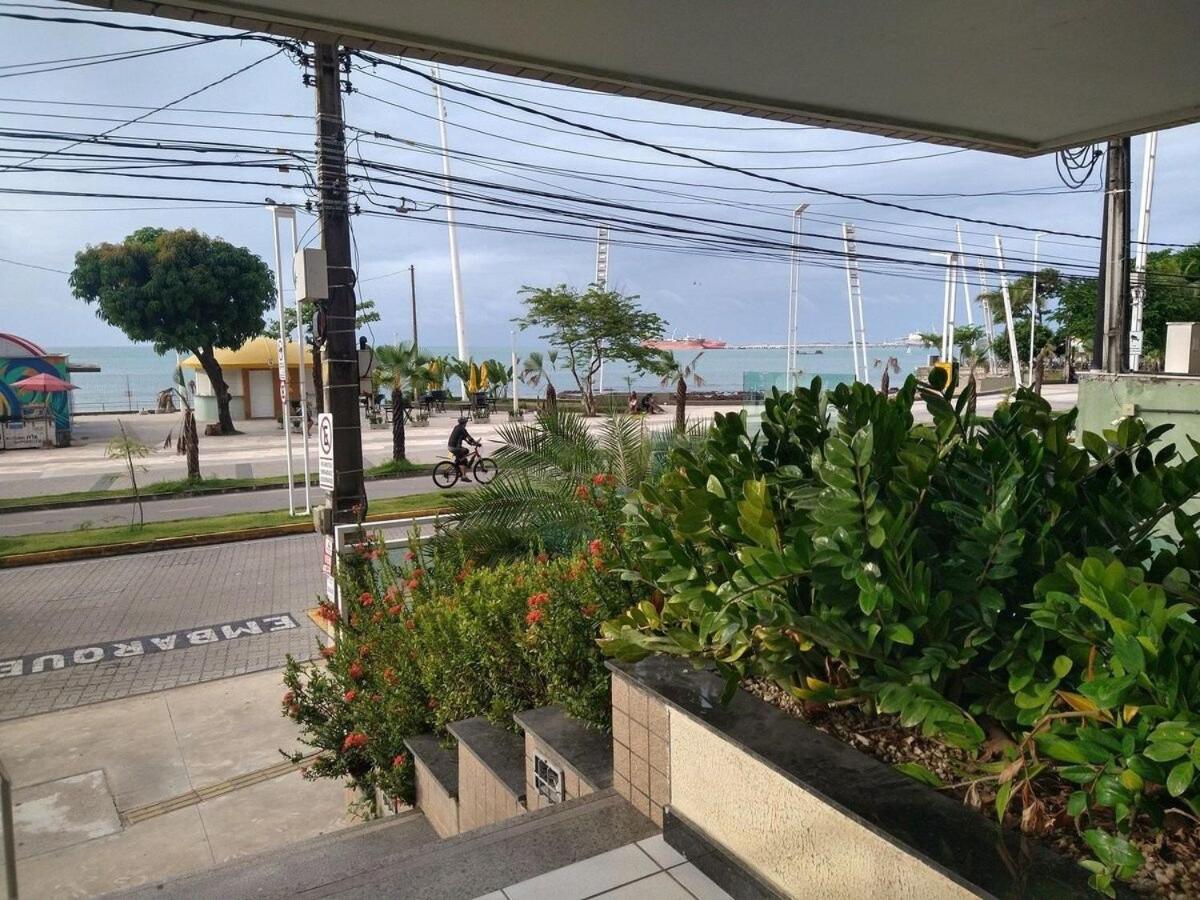 Apartamento Flat 302 Costeira Beira Mar